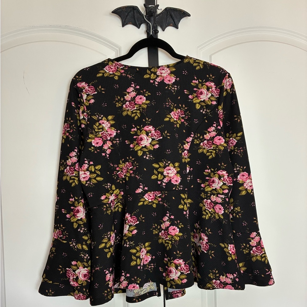 Goth Black & Floral Zipper Front Comfortable Material Bell Sleeve Cuff 2X-3X - Picture 2 of 13